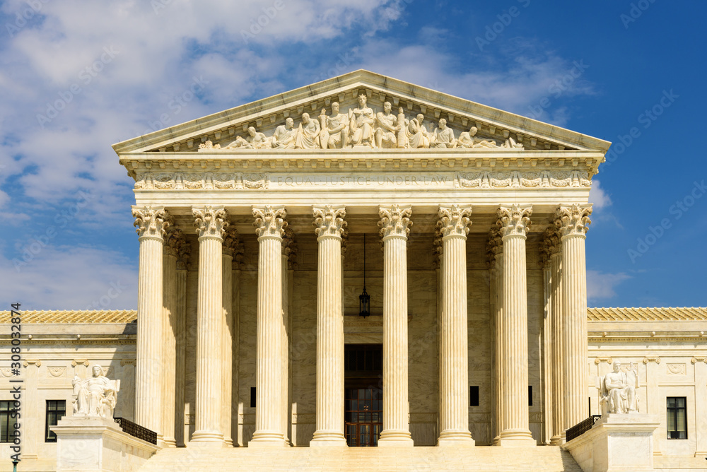 Fototapeta premium US Supreme Court, Washington DC. Blue sky