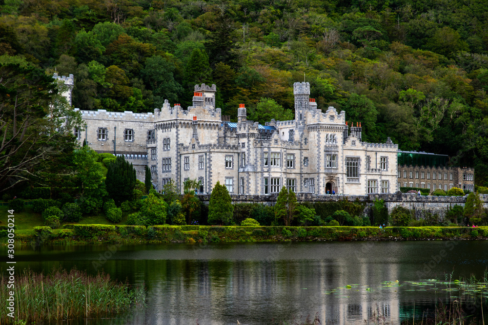 Das Kloster Kylemore Abbey in Irland