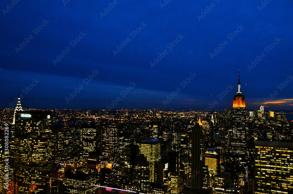 Fototapeta premium Manhattan bei Nacht