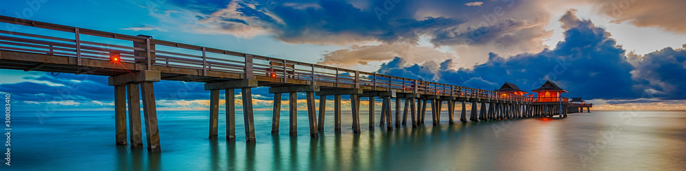 Panoramic old pier naples in Florida, america. Travel concept - obrazy, fototapety, plakaty 
