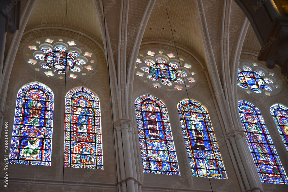 Vitraux de la cathédrale gothique de Chartres, France