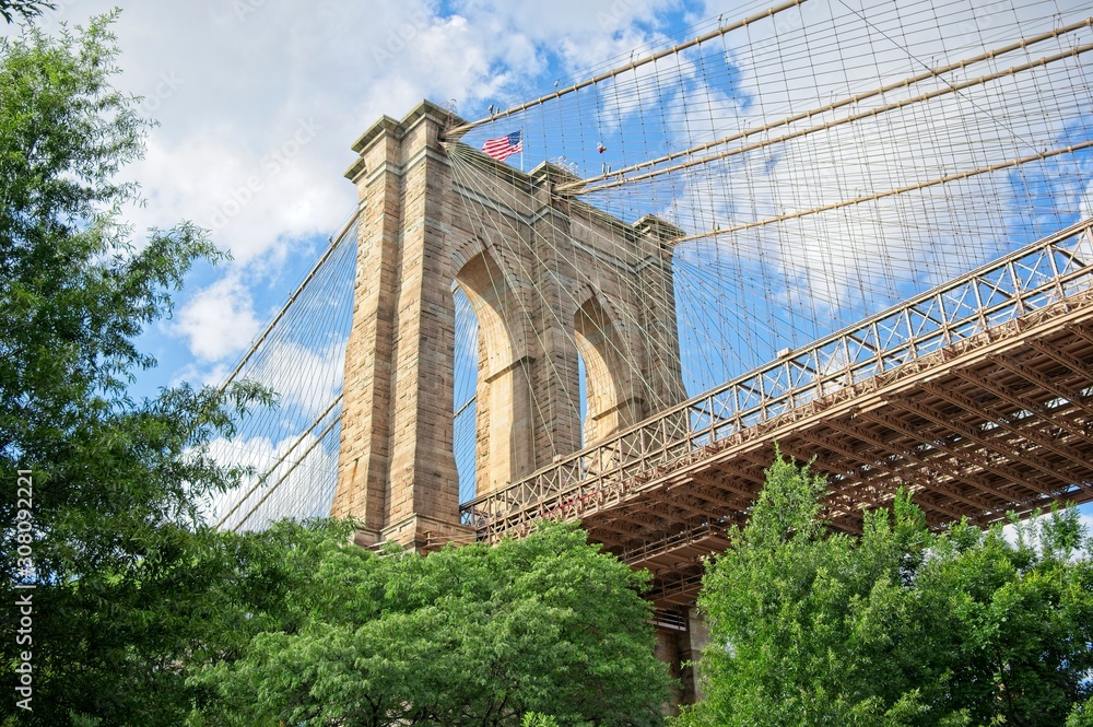 Fototapeta premium The Brooklyn Bridge in NYC