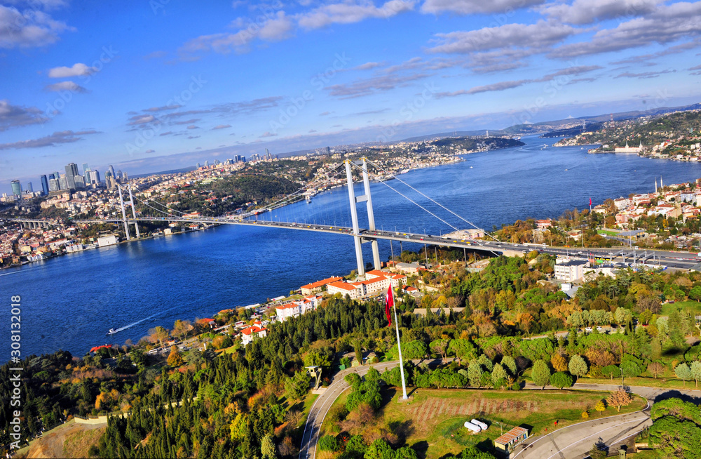 istanbul boğaz içi köprüsü