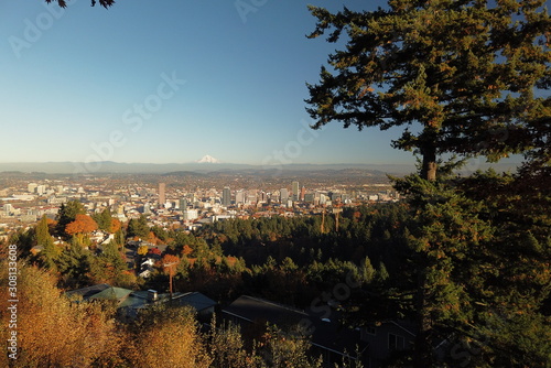 Portland, Oregon city skyline in autumn © Sean