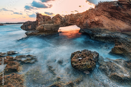 Tableau sur toile Geological formations on the Nahsholim beach the Haifa area, North of Israel