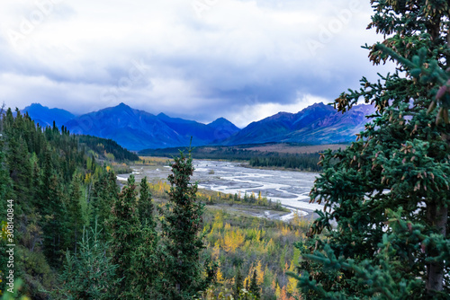 Fototapeta Naklejka Na Ścianę i Meble -  Montagnes d'Alaska