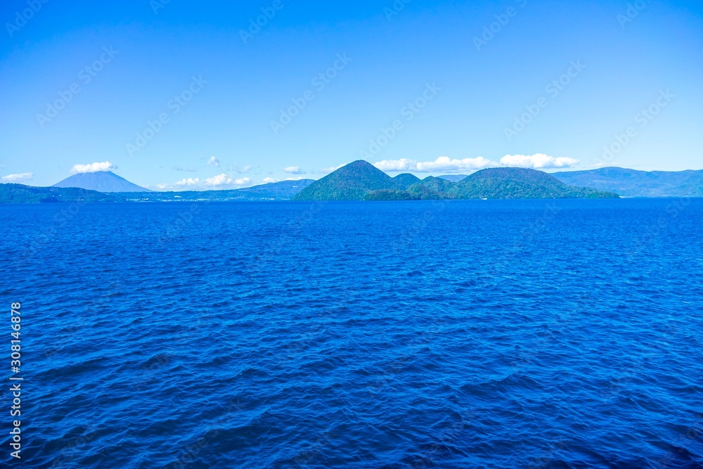 Toyako (洞爺湖), view from the ship