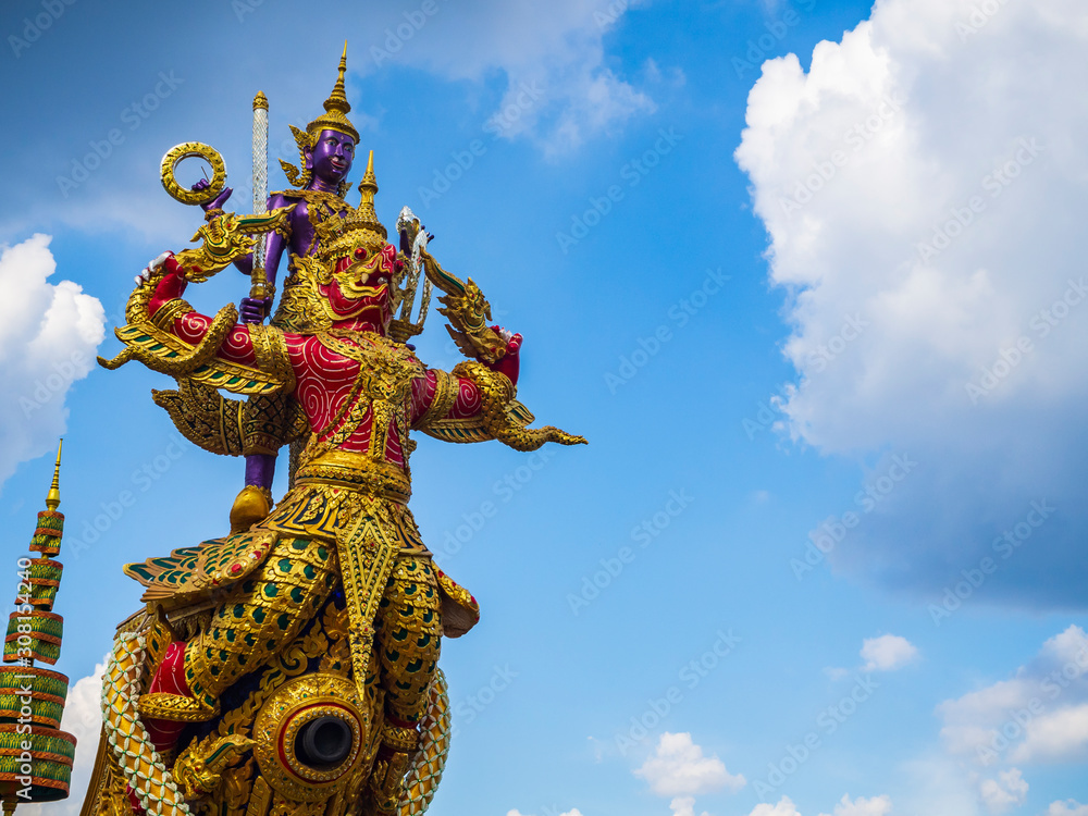 Fototapeta premium The bow of the Royal Barge Narai Song Suban, the sky background