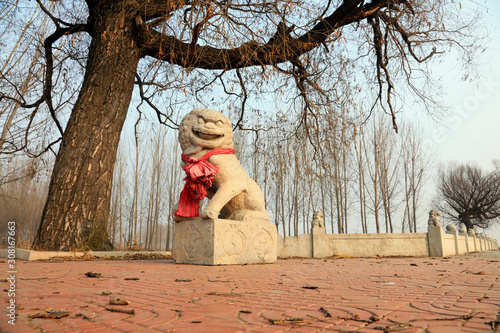 Wallpaper Mural Ancient Chinese stone lion sculpture Torontodigital.ca