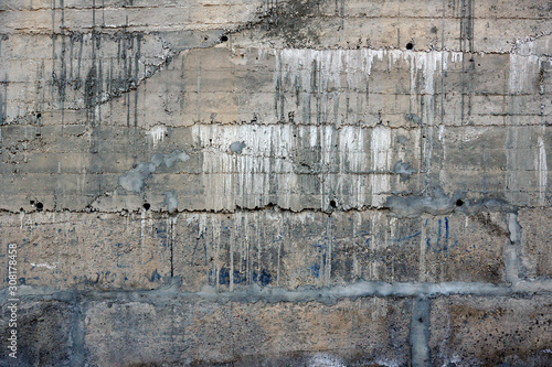 Reinforced concrete wall