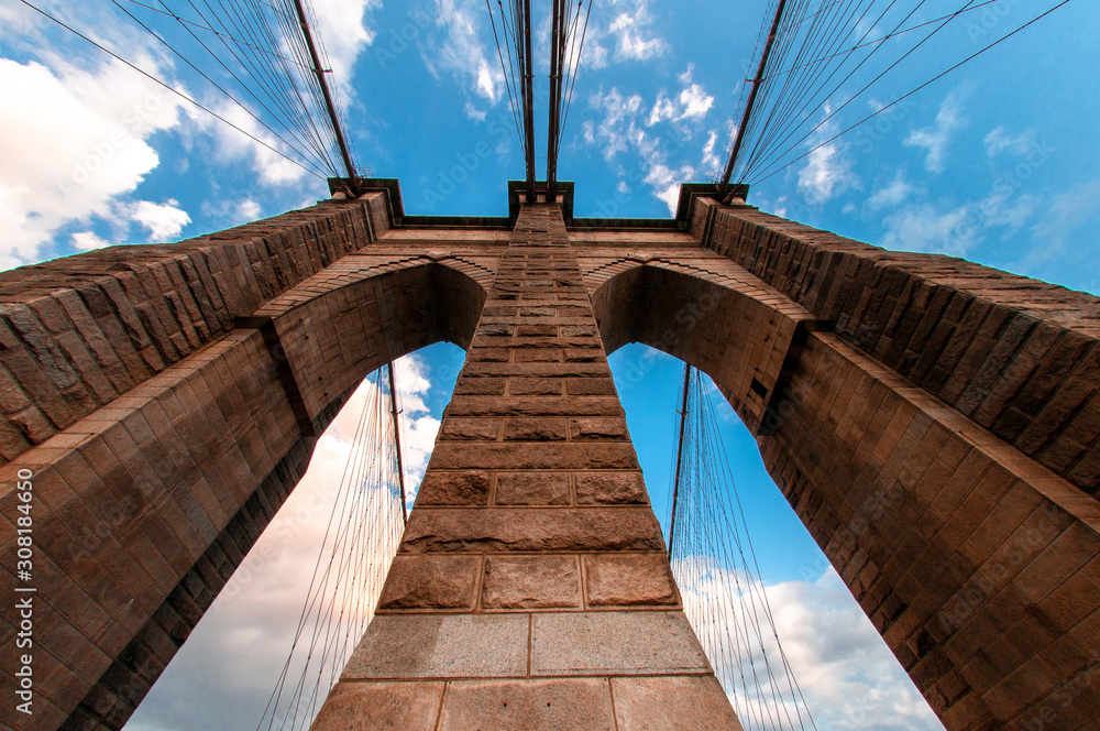 Fototapeta premium Towel of Brooklyn bridge