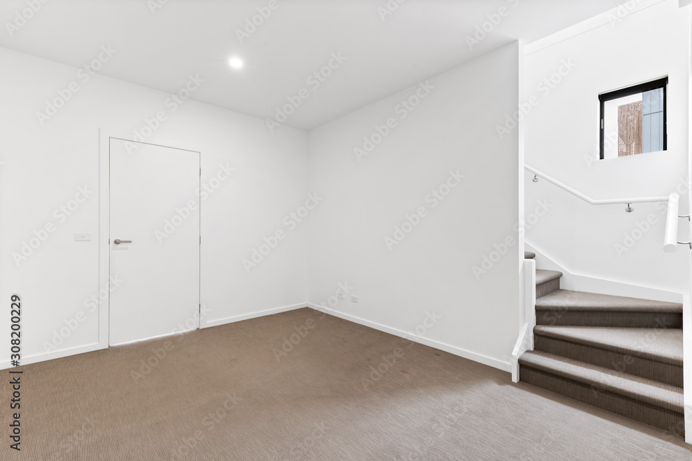 Obraz premium Empty and unfurnished brand new apartment