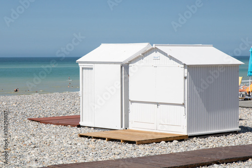 Cabines sur la plage de Mers-les-Bains © olivierguerinphoto