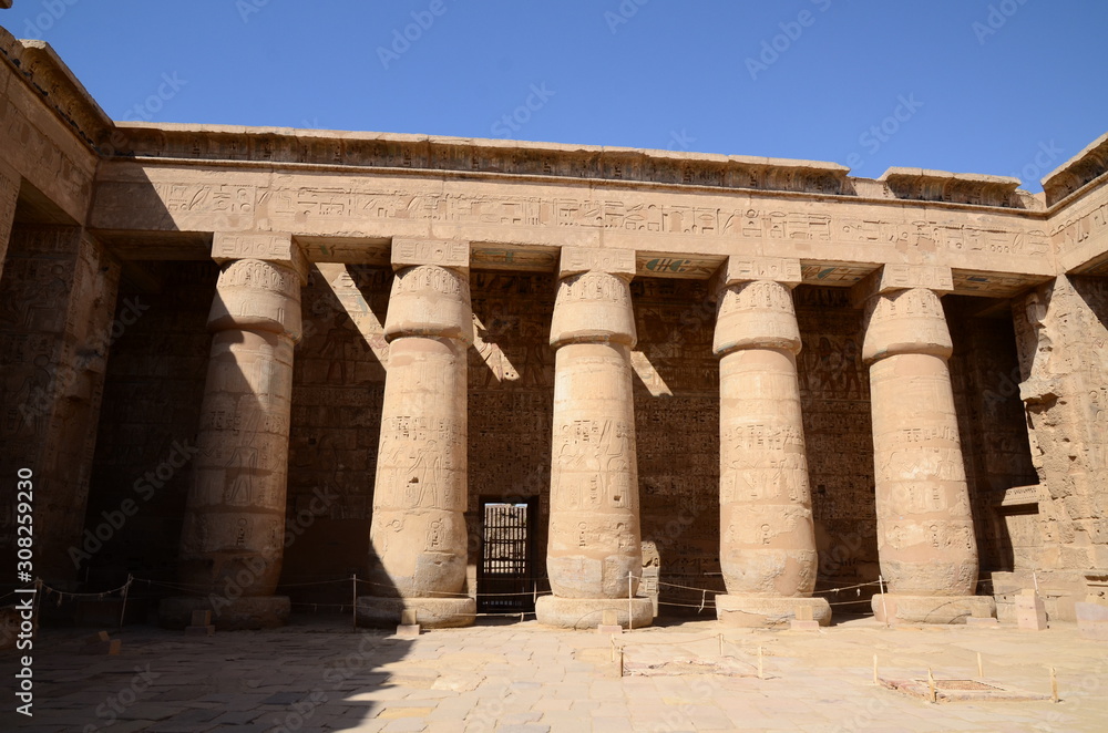 Obraz premium TEMPLE DE TOUTHMOSIS III TEMPLE DE KARNAK LOUXOR EGYPTE