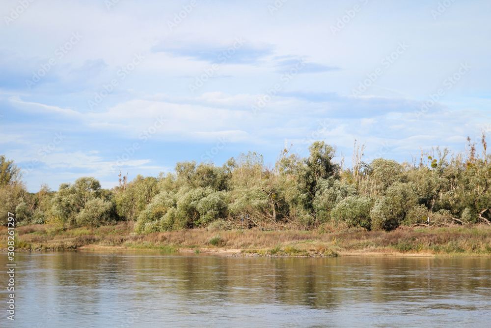 Blick auf die Elbe und Elbauen bei Aken an der Elbe Blick auf die Elbe und Elbauen bei Aken an der Elbe