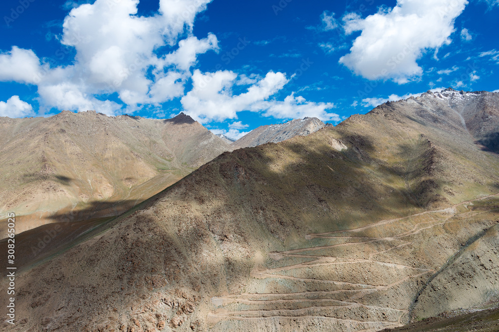 Fototapeta premium Ladakh, India - Aug 04 2019 - Beautiful scenic view from Between Leh and Chang La Pass (5360m) in Ladakh, Jammu and Kashmir, India.