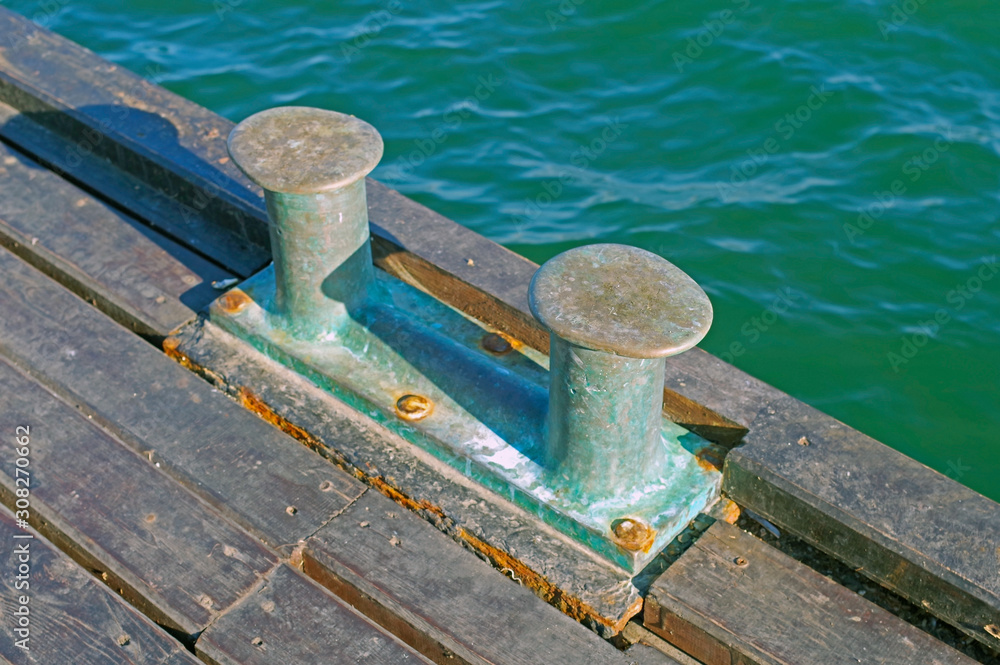 Berth bollard for mooring of ships Berth bollard for mooring of ships