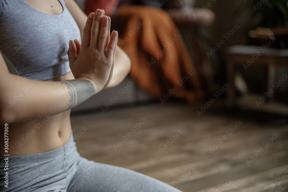 Naklejka premium Woman is having healthy beginning of day