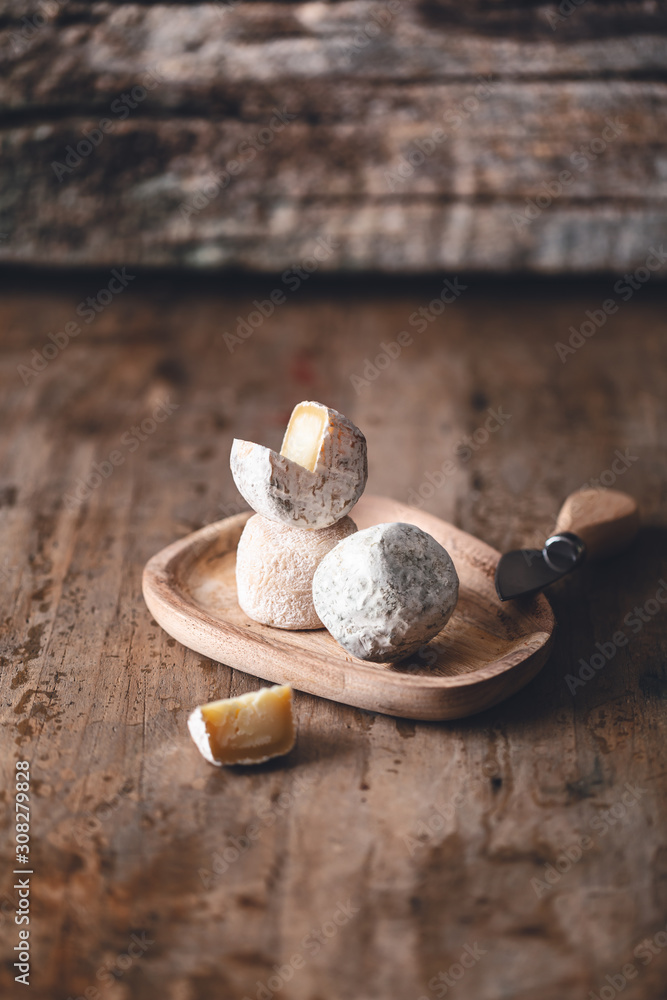 Fromage de Chèvre ou Crottin de Chavignol Fromage de Chèvre ou Crottin de Chavignol