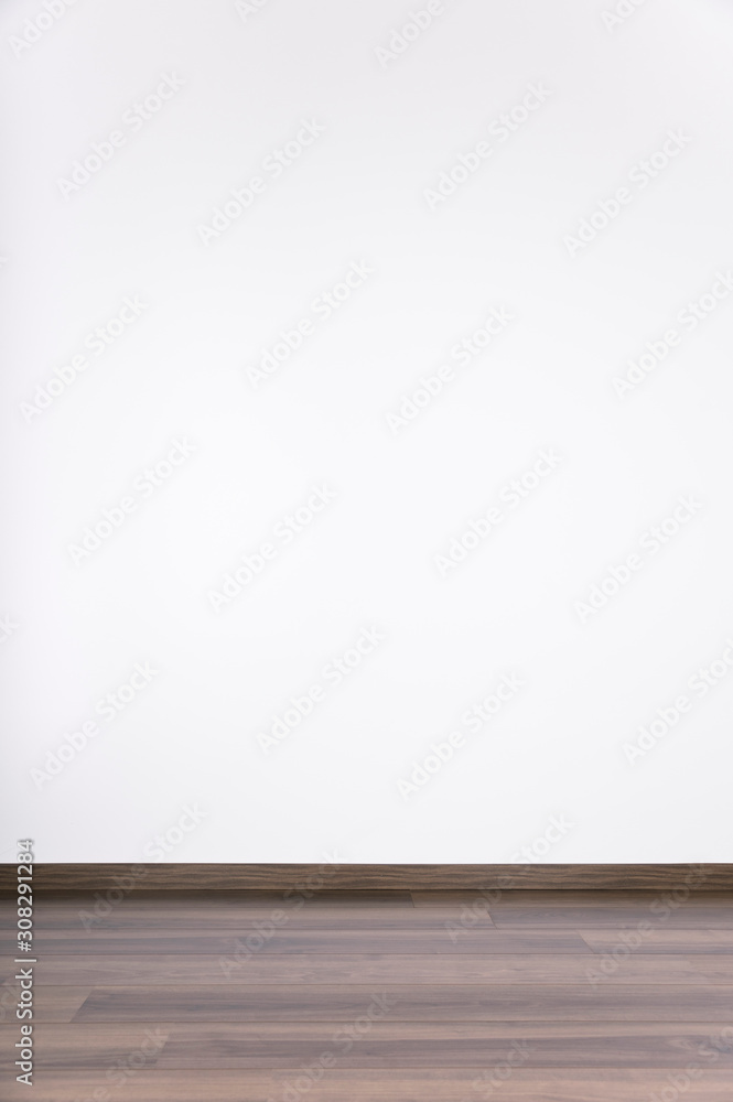 Leerer Raum – weiße Wand mit Holzboden Leerer Raum – weiße Wand mit Holzboden