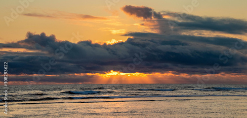 Fototapeta Naklejka Na Ścianę i Meble -  sunset on sea