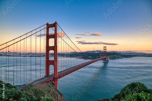 Golden Gate Bridge stretches across the San Francisco Bay © kwphotog