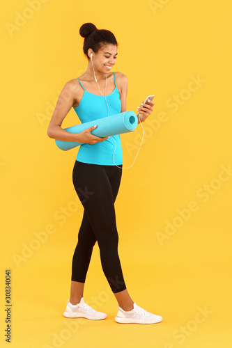 Sporty African-American wom...