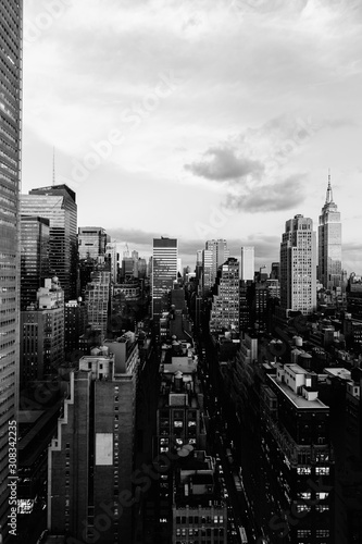 Canvas Print Vertical grey scale shot of the buildings and skyscrapers in New York City, Unit