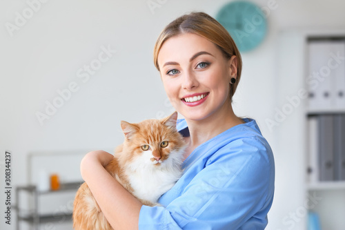Female veterinarian with cu...