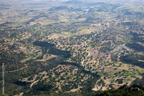 Blick von der Burgruine Kantara auf die Mesaoria-Ebene photo