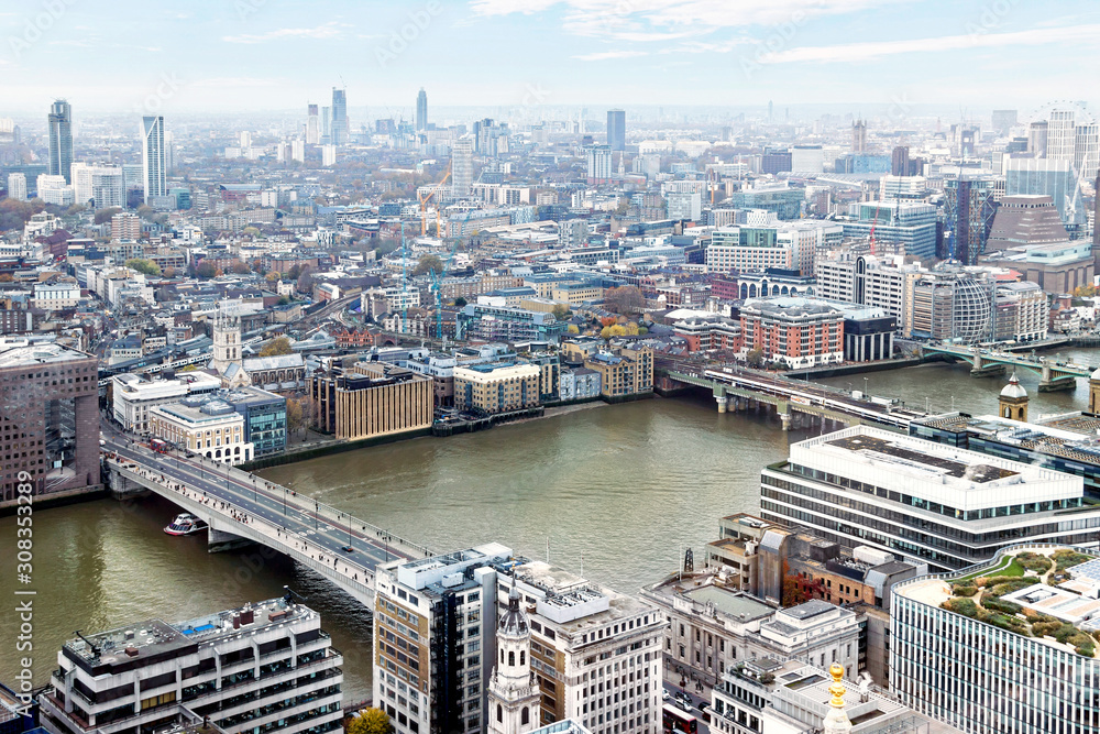 Obraz premium Aerial cityscape view with bridge above river Thames in London