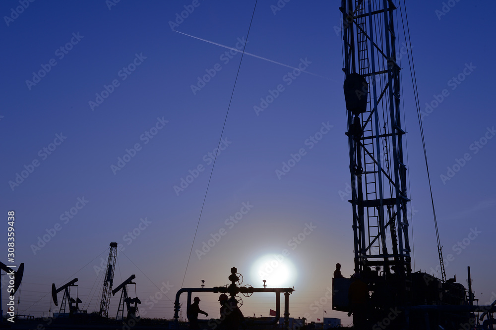 The oil workers in the job The oil workers in the job