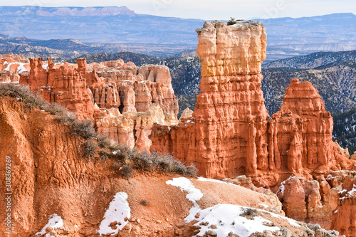 Red Rocks  Pink Cliffs  and Endless Vistas in the Bryce canyon national park