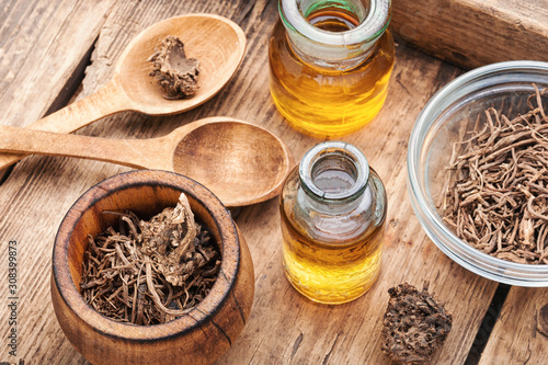 Obraz na plátně Healing tincture of valerian