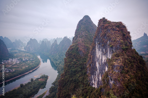 фотографія Karts hill Mountains view, on a cloudy misty morning in South China