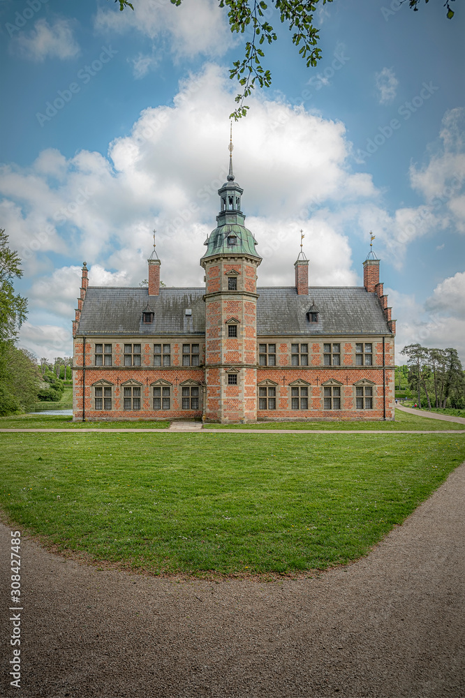 Obraz premium Frederiksborg Castle Bath Palace Grand Facade