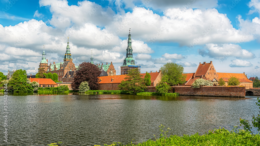 Fototapeta premium Frederiksborg Castle in Denmark Panoramic
