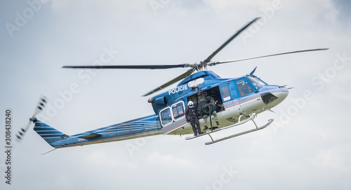 Fototapeta Naklejka Na Ścianę i Meble -  Police helicopter