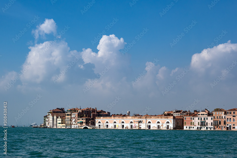 Blick über den Canale della Giudecca auf Venedig, Italien