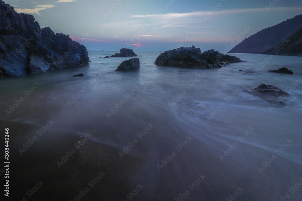 Fototapeta premium golden hour at beach