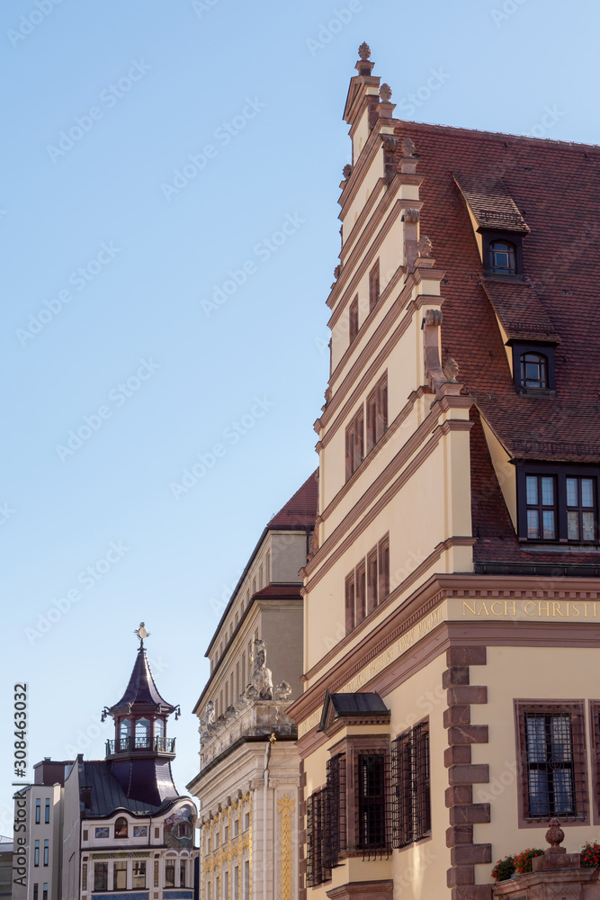 Fototapeta premium Das Alte Rathaus am Marktplatz in Leipzig, Sachsen, Deutschland