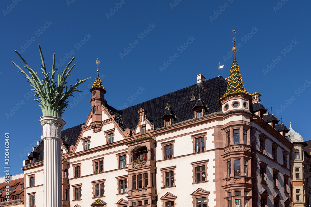 Obraz premium Nikolai-Eck und Nikolaisäule in Leipzig, Sachsen, Deutschland