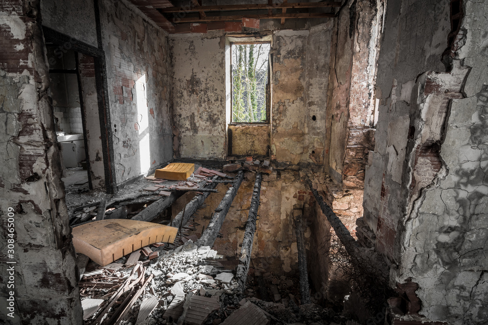 Fototapeta premium Urbex - pensionnat abandonné - Hérault - Occitanie