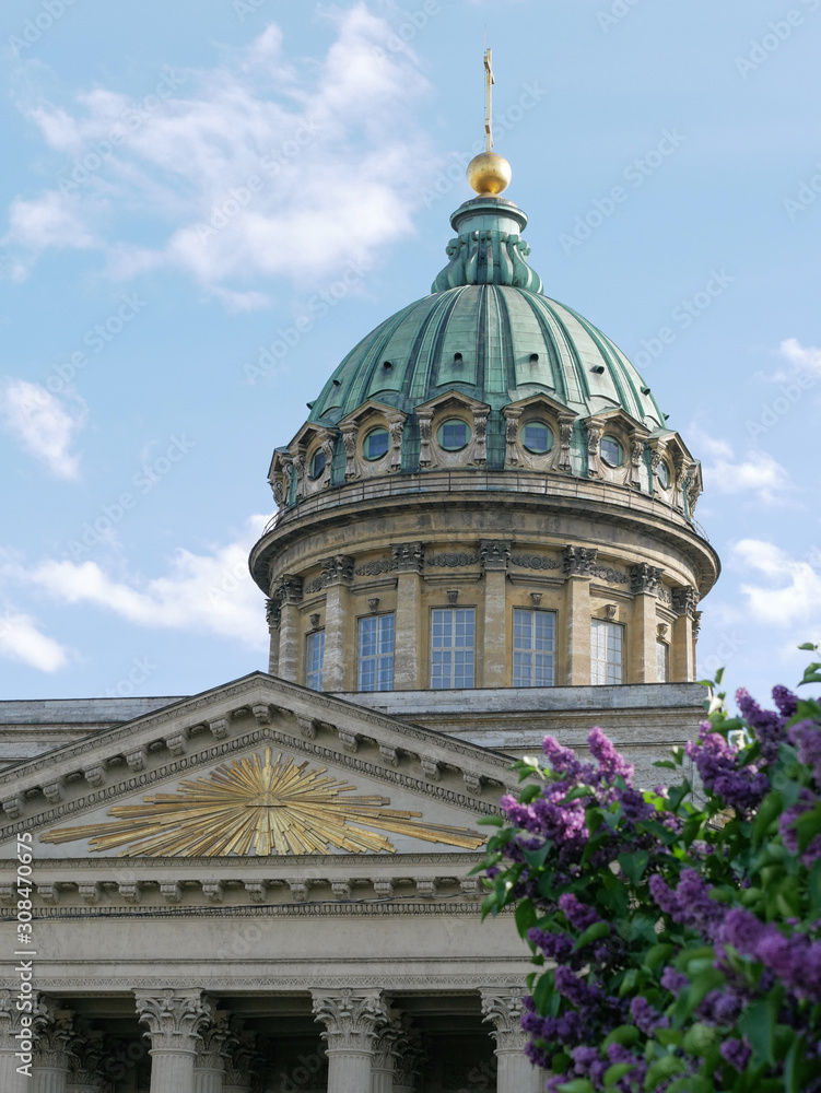 Fototapeta premium Kazanskiy Cathedral in Saint-Petersburg in may