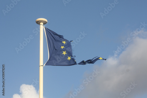 Europa Flagge Zerissen photo