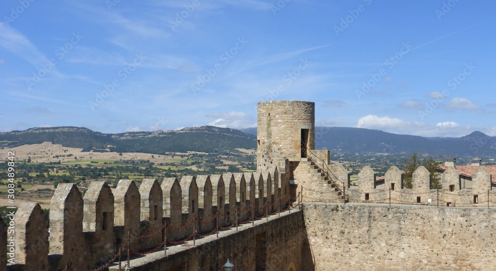 Fototapeta premium CIUDAD MEDIEVAL DE FRÍAS EN BURGOS