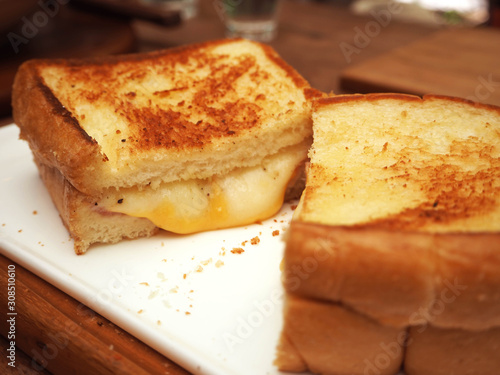 grilled cheese sandwich