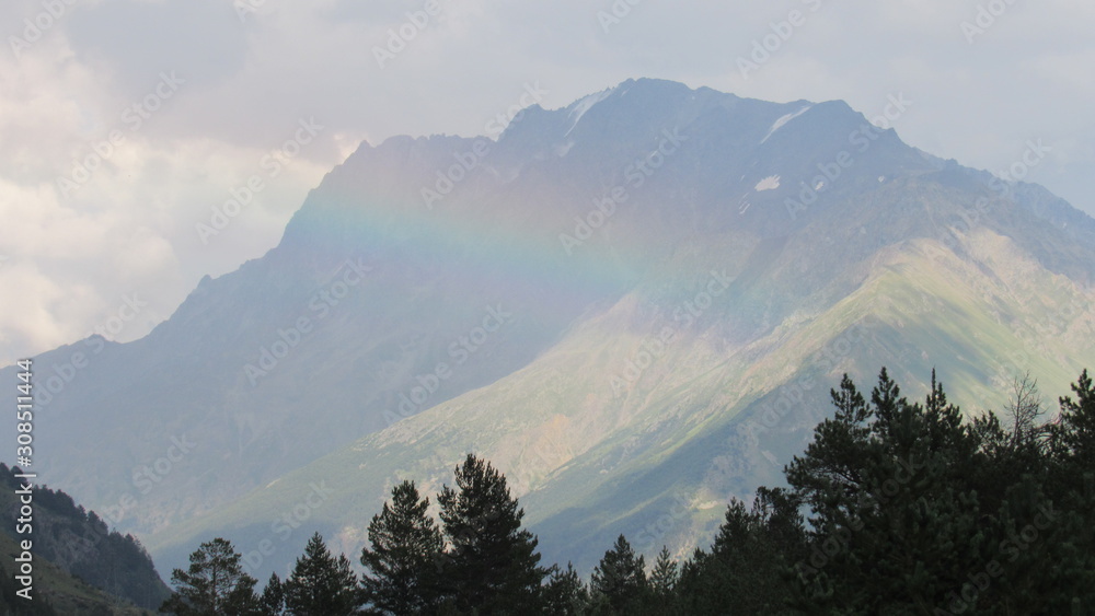 Obraz premium rainbow in the mountains