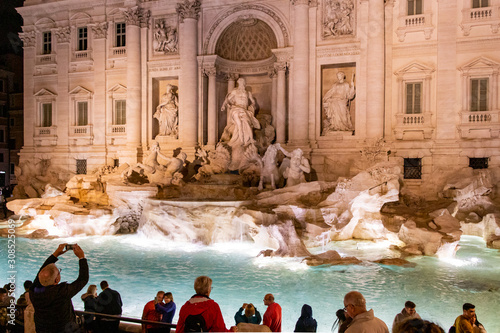 trevi fountain at night