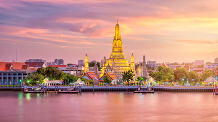 Keuken achterwand Bangkok Wat Arun tempel in twilight  © tonefotografia